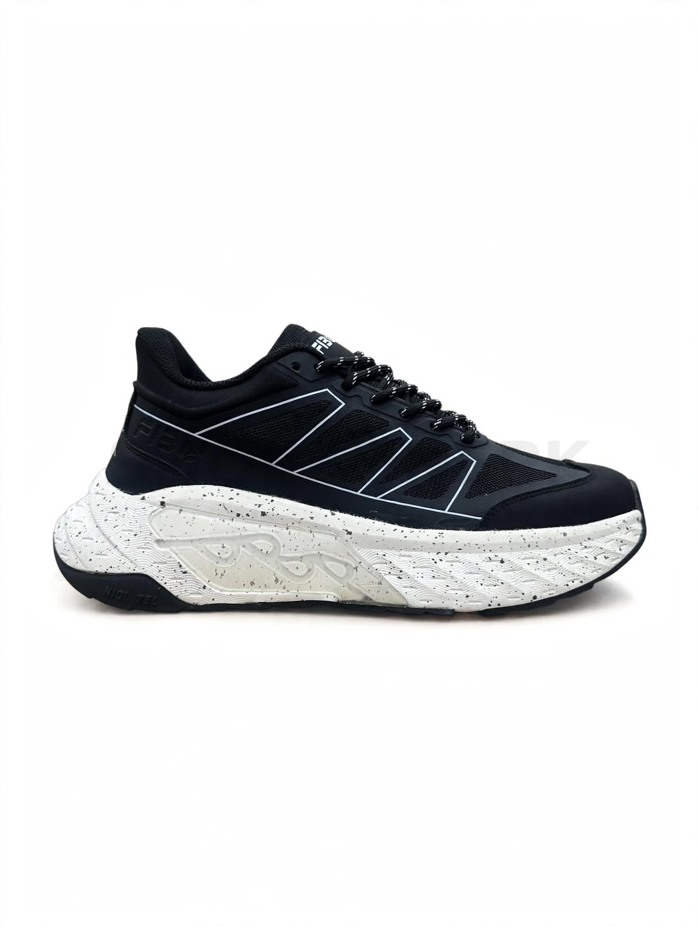 Chunky Trail Runner Black