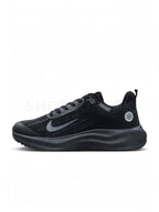 NK Zoom Triple Black