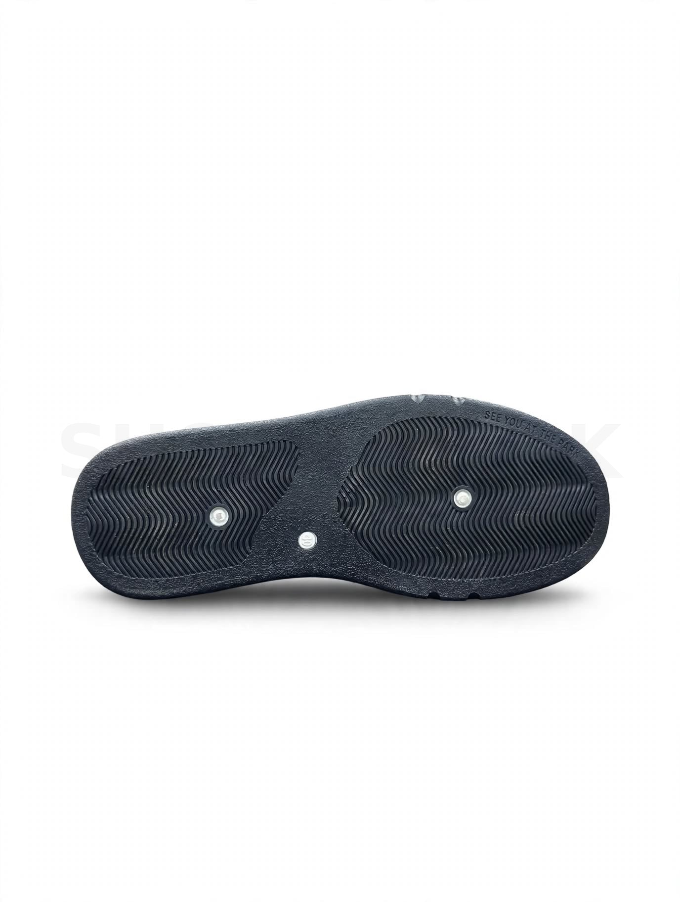 Chunky Skate Adversary Black Grey