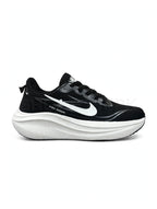 NK AIKE Zoom Black White
