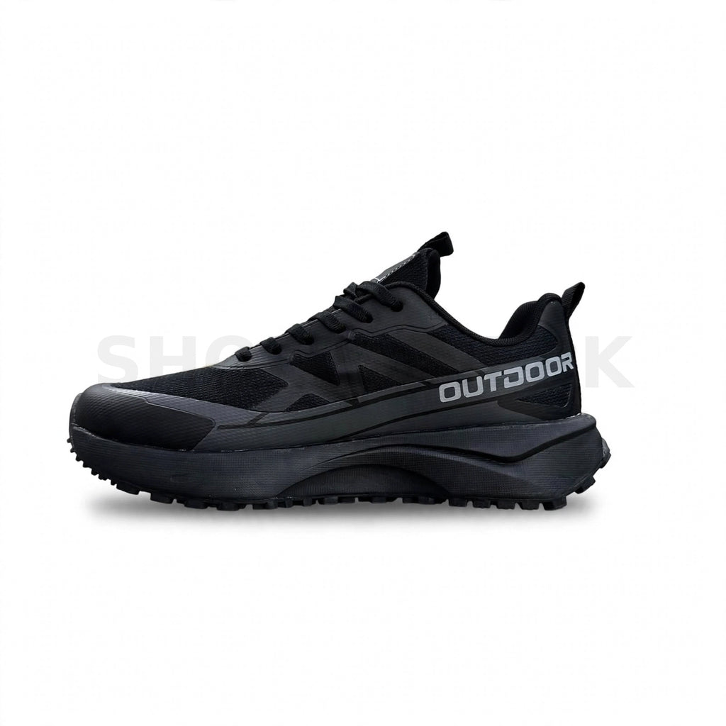 Outdoor Runner Triple Black