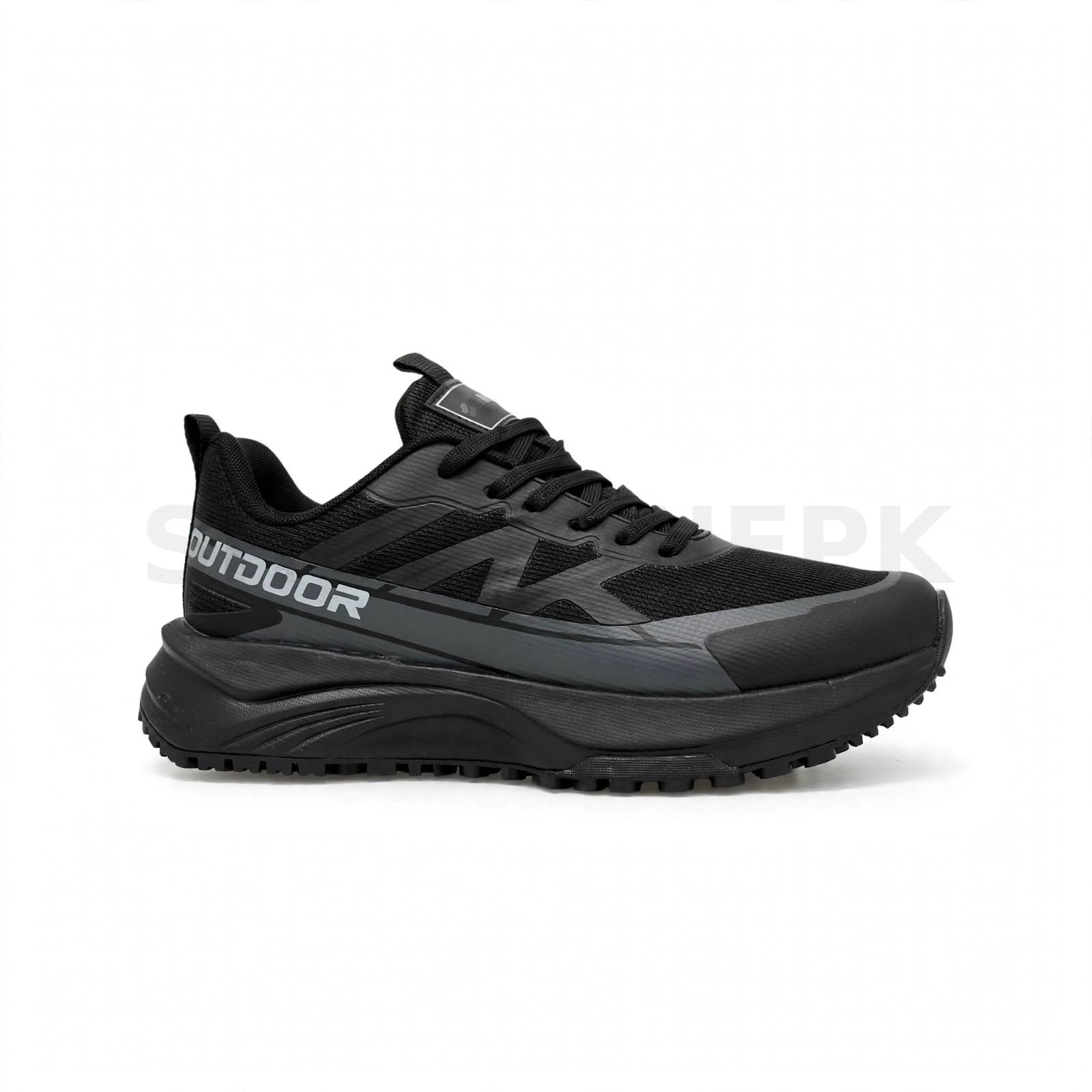 Outdoor Runner Triple Black