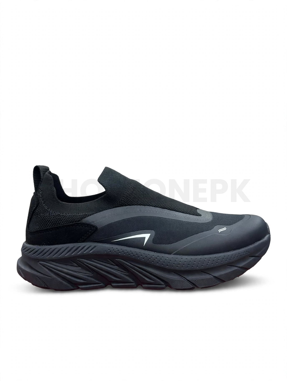 B18 GOUPU FENGYA Slip-On Runner - Triple Black